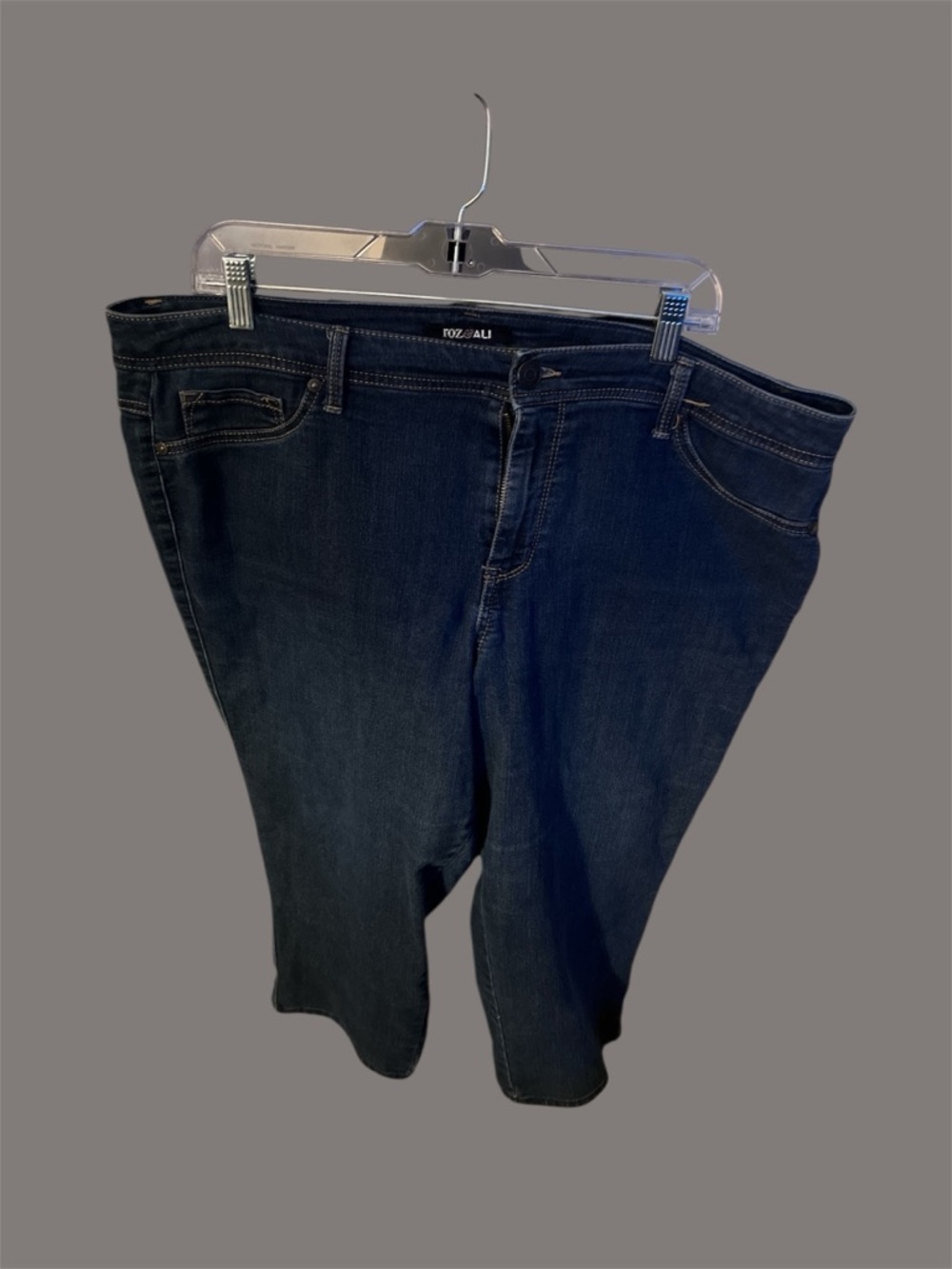 Roz & Ali Dark Blue Straight Leg Women’s cropped jeans